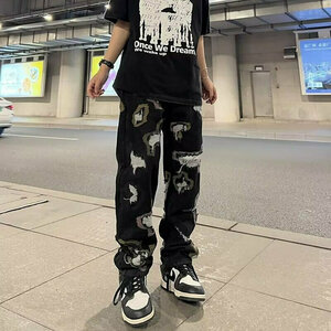 Y2K Cargo Streetwear Pants with a Trendsetting Vibe