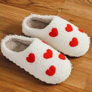 Y2K Fluffy Heart Slippers: Cozy Comfort & Style