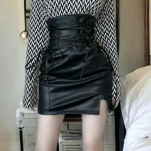 Y2K High-Waisted Leather Mini Skirt: Gothic Chic Trend