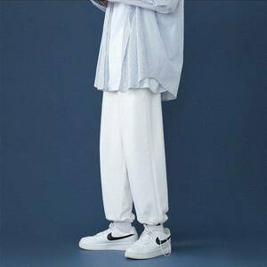 Y2K-Inspired Wide-leg Pants for Streetwear Chic