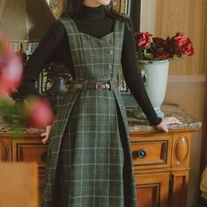 Y2K Plaid Sleeveless Midi Dress: Chic Streetwear Style