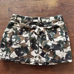 Camouflage Stretch Denim Cargo Skirt | Women's High Waist Mini Skirt | Hipster Style with Pockets |