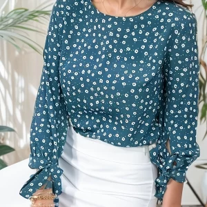 Elegant Plus Size Floral Blouse with Keyhole Back Detail