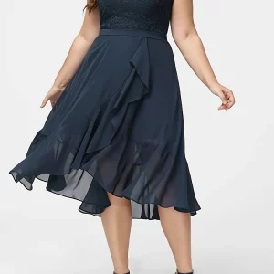 Elegant Plus Size Lace Ruffle Trim Dress, Crew Neck Short Sleeve - Women's Fashion