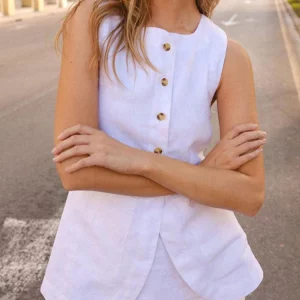 Elegant Sleeveless Vest & Skirt Set with Square Collar - White Long Skirt for Women's Spring Fashion