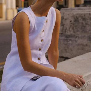 Elegant Sleeveless Vest & Skirt Set with Square Collar - White Long Skirt for Women's Spring Fashion