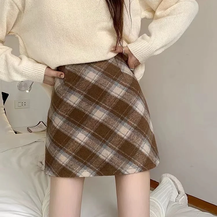 England Style Fleece Plaid Skirt for Women - Autumn/Winter New Arrival with Sweater - Versatile A