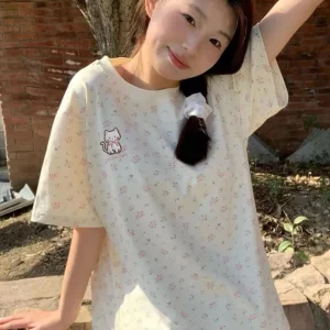 Kawaii Cat Embroidery Graphic Tee | Sweet Floral Design | Women's Korean Fashion Shirt