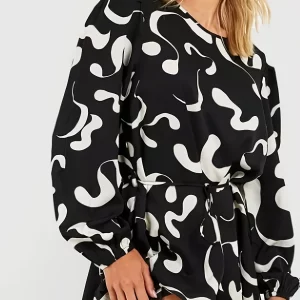 Plus Size Women's Graffiti Print Long Sleeve Mini Dress