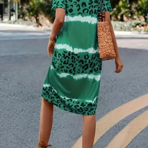 Plus Size Women's Leopard Print Casual Dress with V-Neck and Stretch - Summer Style