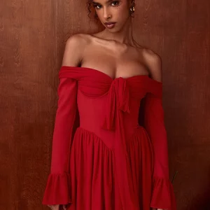 Strapless Red Mini Dress with Flare Sleeves - Elegant Backless Off-shoulder Style for Women