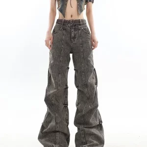 Vintage High-Waisted Pleated Jeans with Distressed Retro Design