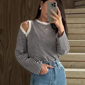 Vintage Stripe Loose Fit Women's T-Shirt with Elegant Hollow Out Detail