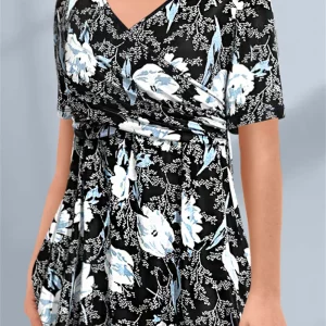 Women's Plus Size Black Floral Print V-Neck Tee