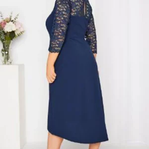 Women's Plus Size Lace Dress - Half Sleeve Round Neck Summer Fashion