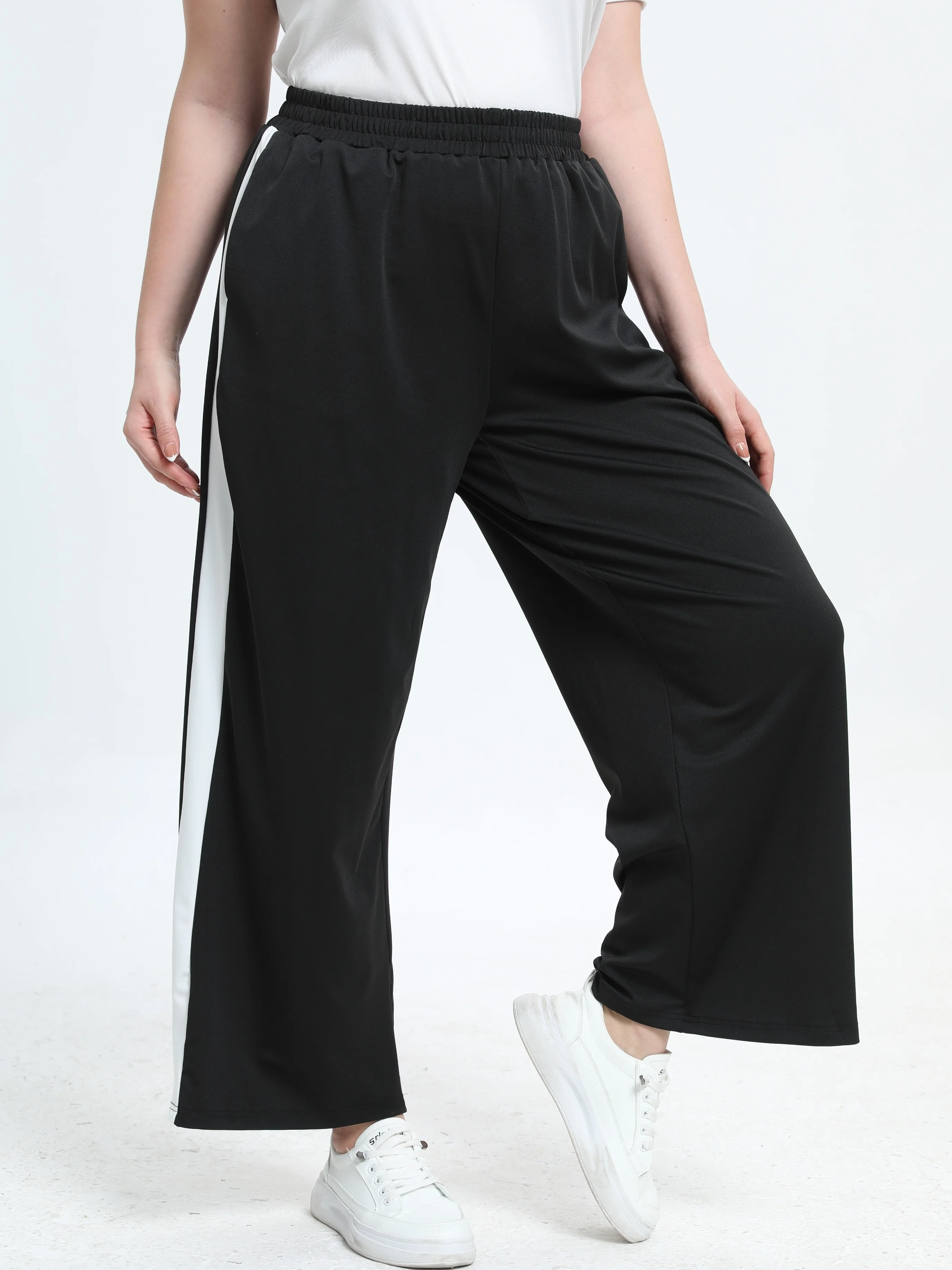 Women's Plus Size Striped Wide Leg Pants with Pockets