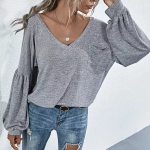 Women's V-neck Long Sleeve T-shirt with Open Back Pocket