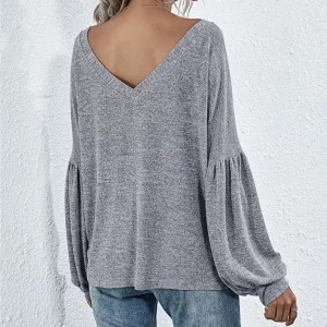 Women's V-neck Long Sleeve T-shirt with Open Back Pocket