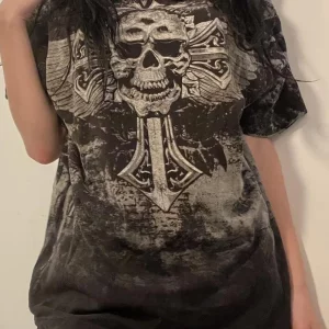 Y2K Gothic Skull Print T-Shirt - Vintage Crew Neck Loose Fit - 90s Aesthetic E-Girl Top