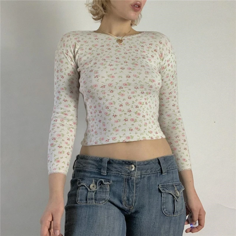 Y2K Grunge Crop Top: Lace Trim Floral Print Round Neck T-Shirt