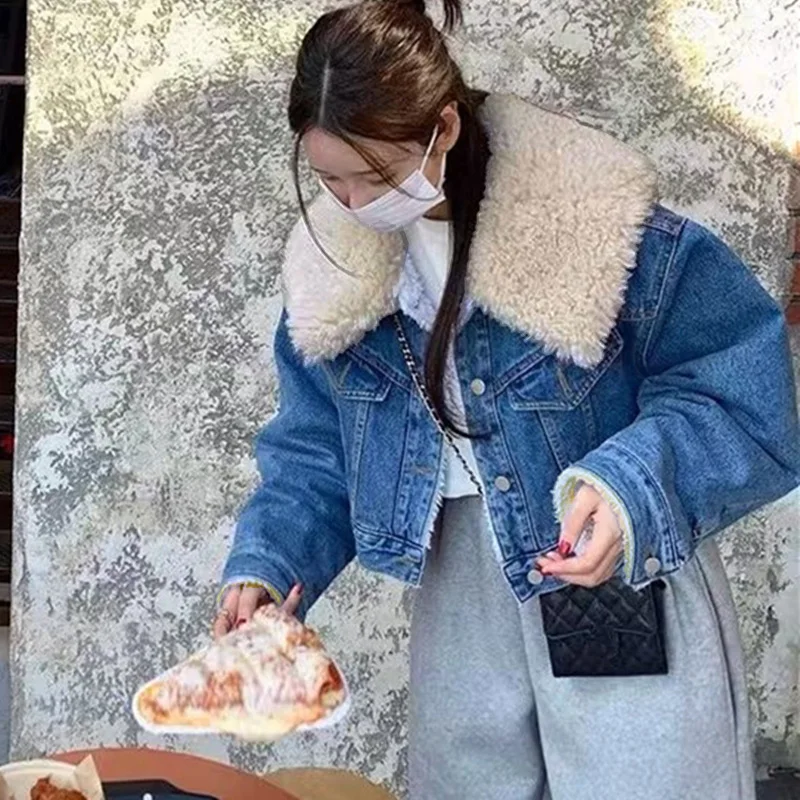 Y2K Grunge Denim Jacket with Faux Fur Collar - Winter 2024