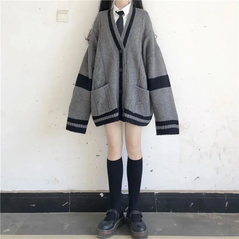 Y2K Grunge Style Knitted Cardigan with Oversized Pockets