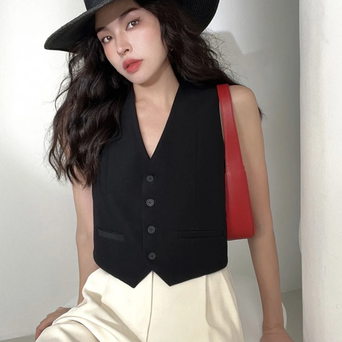 Y2K Grunge Style Sleeveless Blazer Vest - Black & White