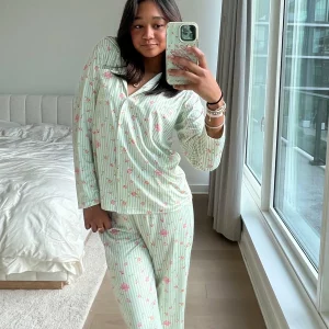 Y2K Heart Floral Print Pajama Set - Long Sleeve Button-Up Shirt & Sleepwear Pants