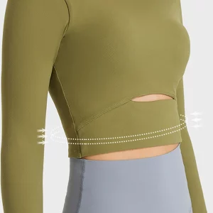 Y2K Inspired Cropped Workout Top with Cutout Detail for Gym and Running