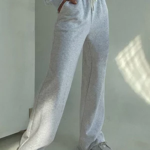 Y2K Style Wide Leg Jogging Pants with Pockets - High Waist Sporty Trousers