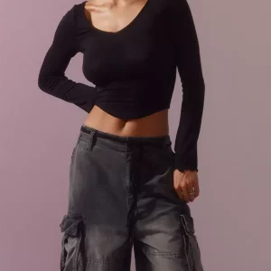 Y2K V-Neck Long Sleeve Ribbed Crop Top - Black & White