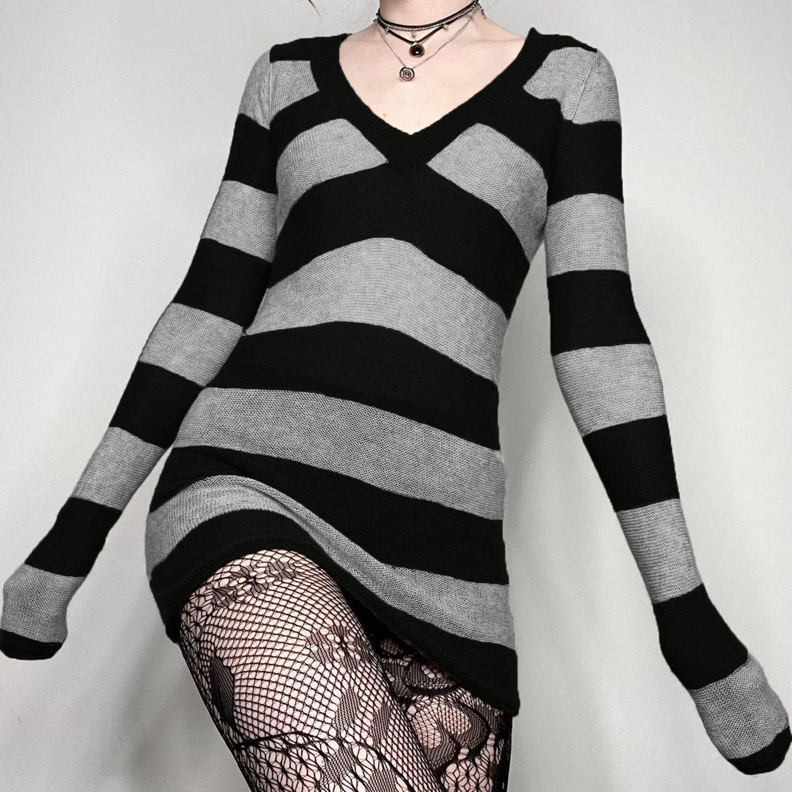 Y2K Vintage Knitted Sweater: V-Neck Long Sleeve Aesthetic Striped Top