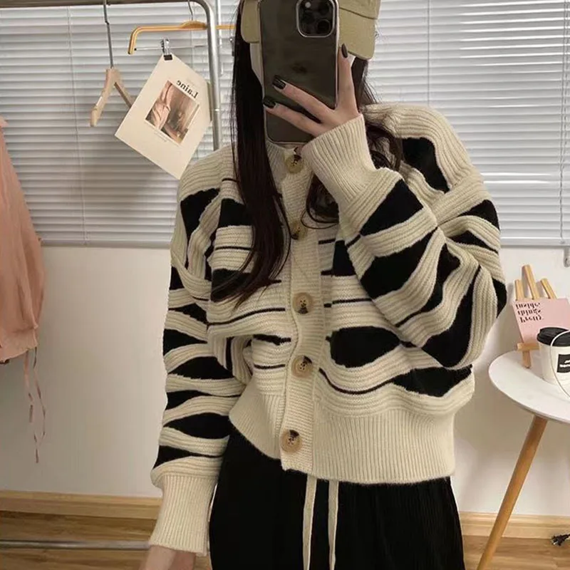 Y2K Wave Striped Cardigan - Women's Fashion Knitted Crop Top